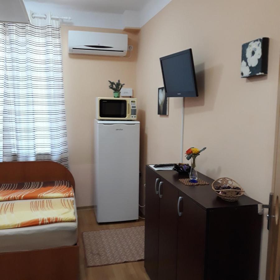 7 Vise Studio Appartamento Galaţi Esterno foto