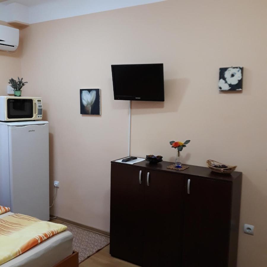 7 Vise Studio Appartamento Galaţi Esterno foto