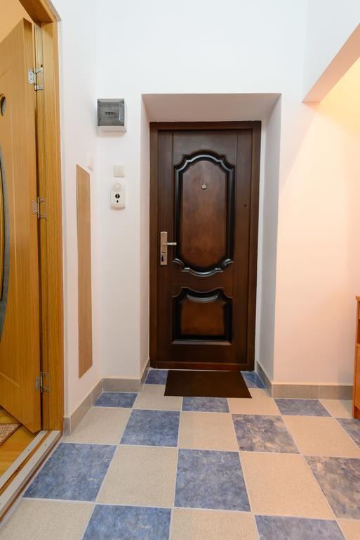 7 Vise Studio Appartamento Galaţi Esterno foto